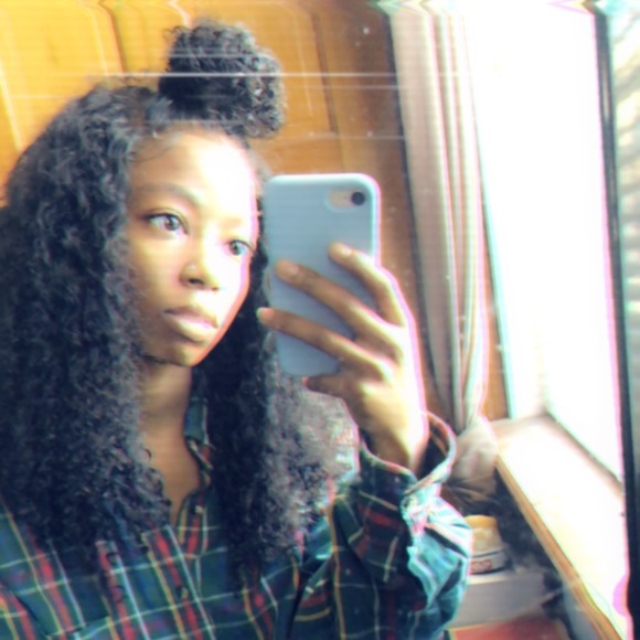 Meet your Posher, Jessica - Picture 1 of 1